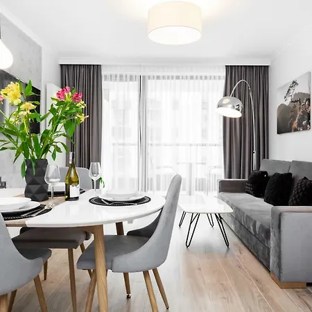 Apartment Dzielna By Renters