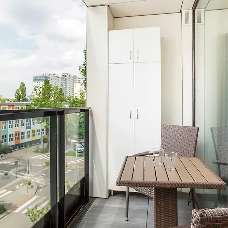 Dzielna By Renters * Warszawa